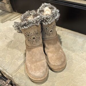 Women’s Bearpaw Boots